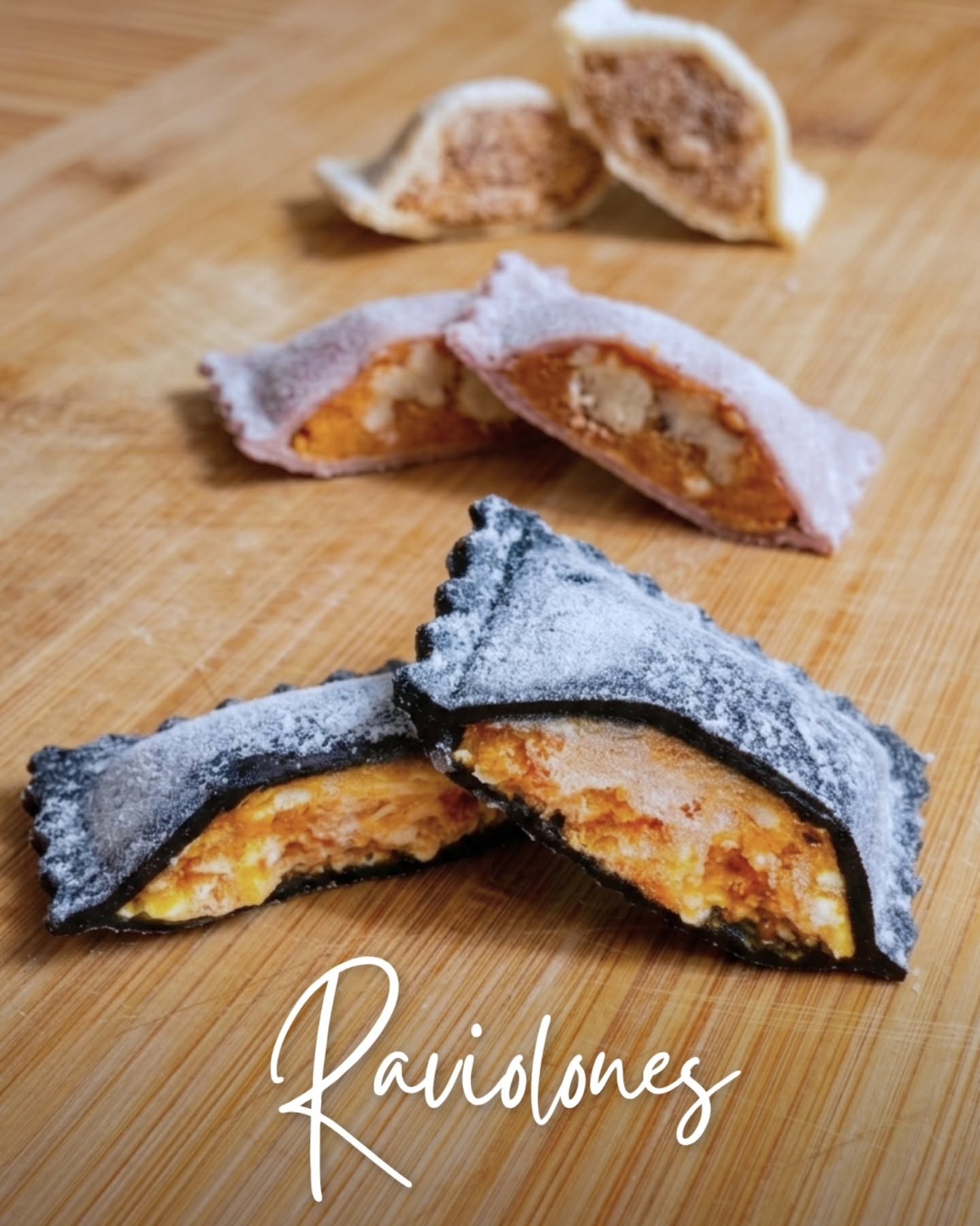 Raviolones de masa de colores